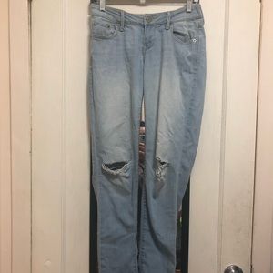 Light blue distressed jeans